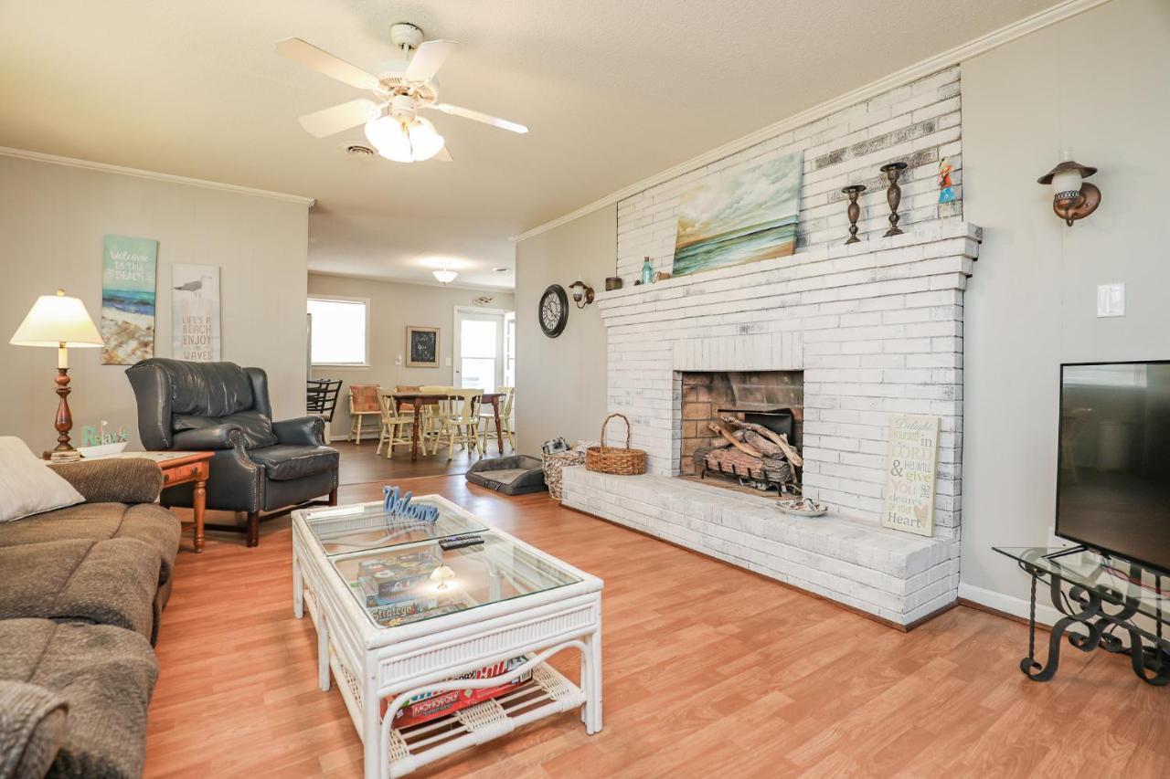 Spacious Home With Waterfront View-Welcome Pets Sneads Ferry Εξωτερικό φωτογραφία