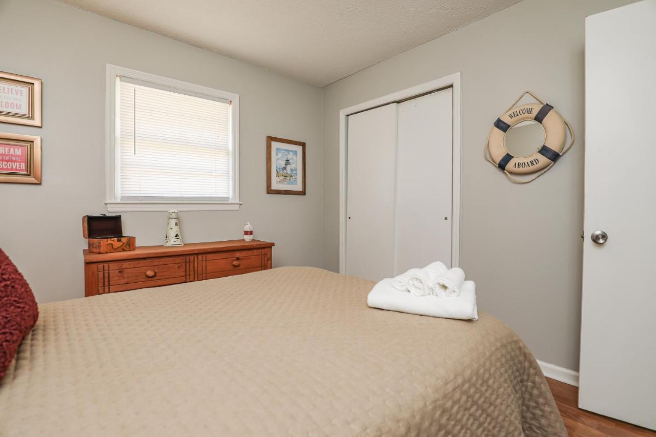 Spacious Home With Waterfront View-Welcome Pets Sneads Ferry Εξωτερικό φωτογραφία