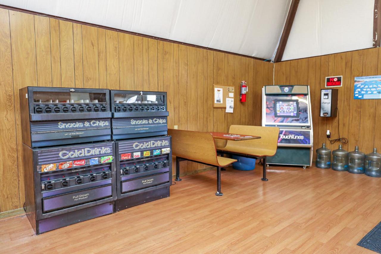 Spacious Home With Waterfront View-Welcome Pets Sneads Ferry Εξωτερικό φωτογραφία