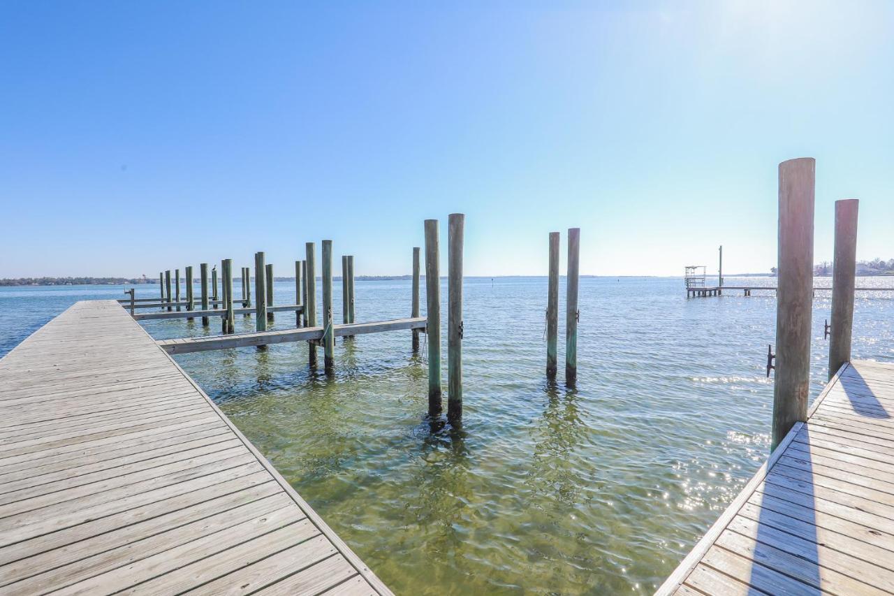 Spacious Home With Waterfront View-Welcome Pets Sneads Ferry Εξωτερικό φωτογραφία