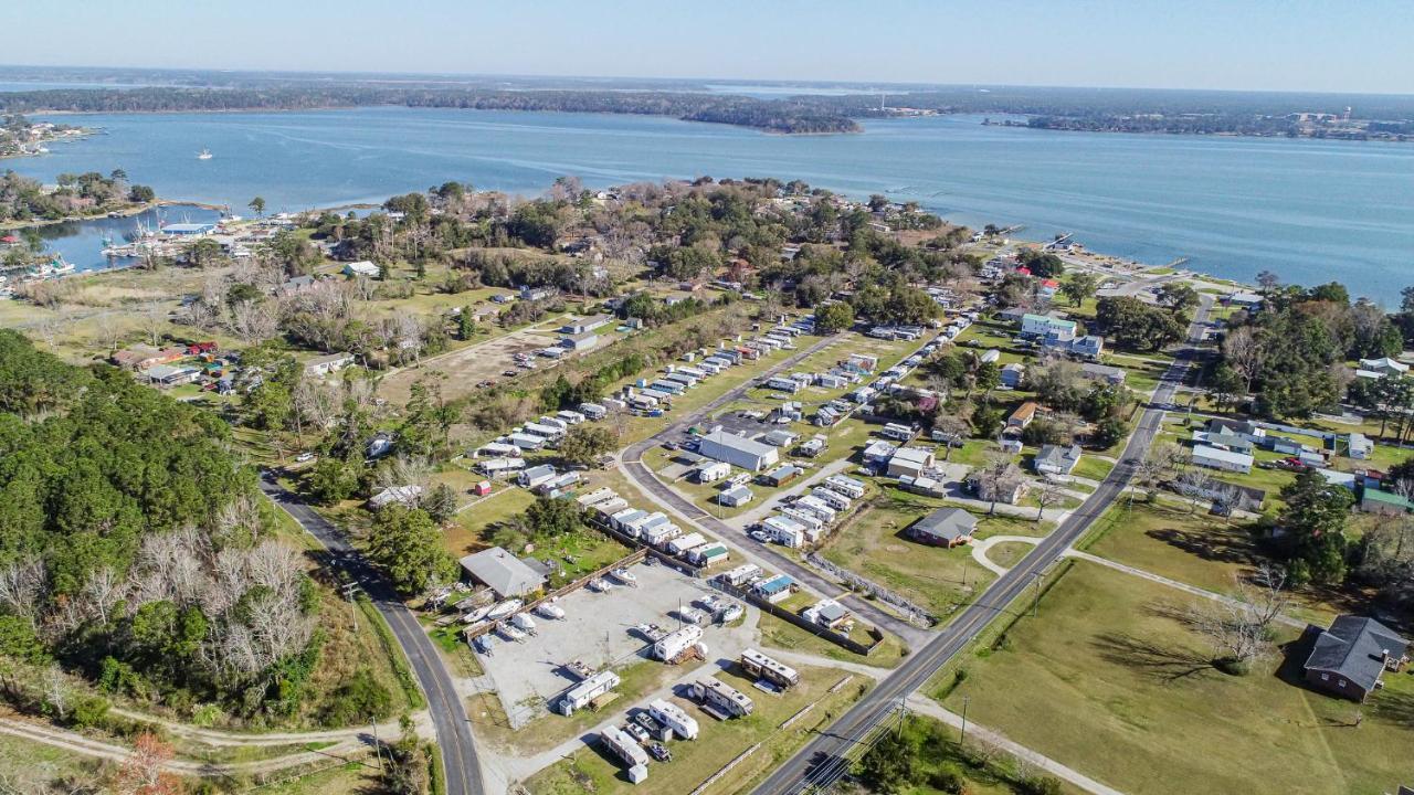 Spacious Home With Waterfront View-Welcome Pets Sneads Ferry Εξωτερικό φωτογραφία