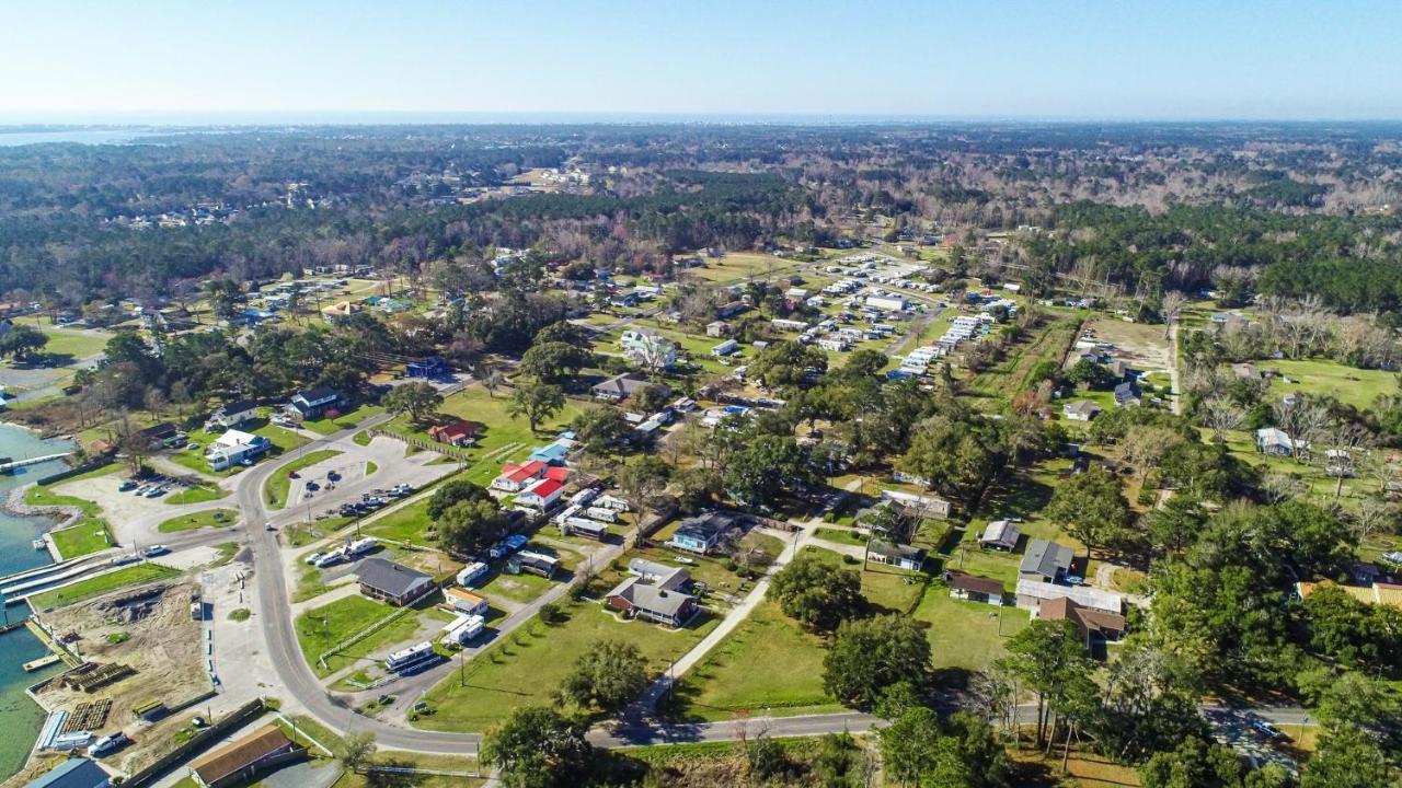 Spacious Home With Waterfront View-Welcome Pets Sneads Ferry Εξωτερικό φωτογραφία